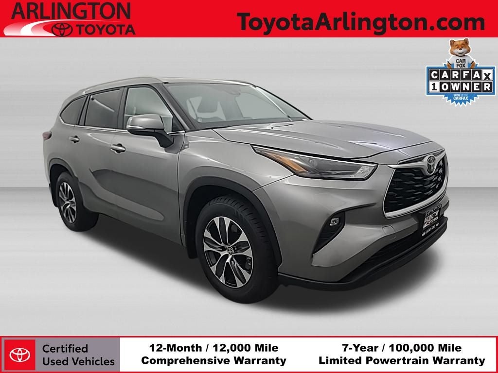 2026 Toyota Highlander XLE in Precious Metal — front three-quarter view